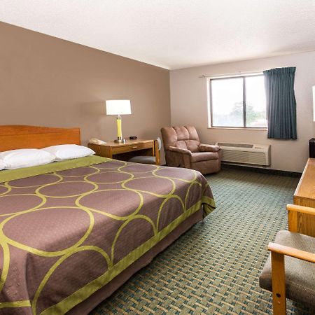 Hotel Super 8 By Wyndham St. Charles Saint Charles Esterno foto