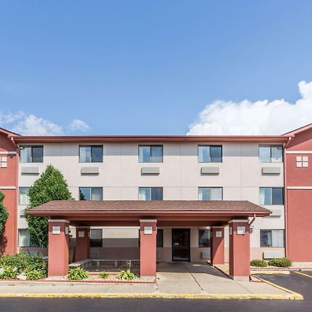 Hotel Super 8 By Wyndham St. Charles Saint Charles Esterno foto