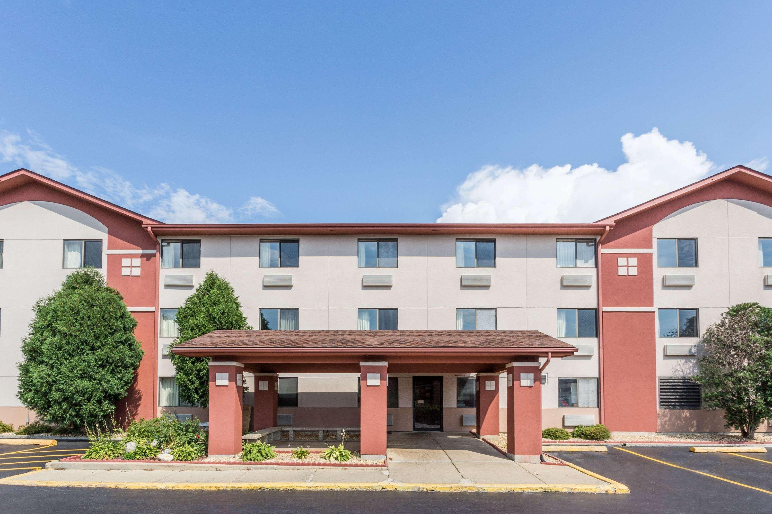 Hotel Super 8 By Wyndham St. Charles Saint Charles Esterno foto