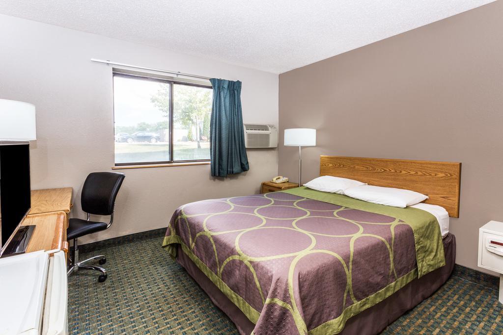 Hotel Super 8 By Wyndham St. Charles Saint Charles Esterno foto