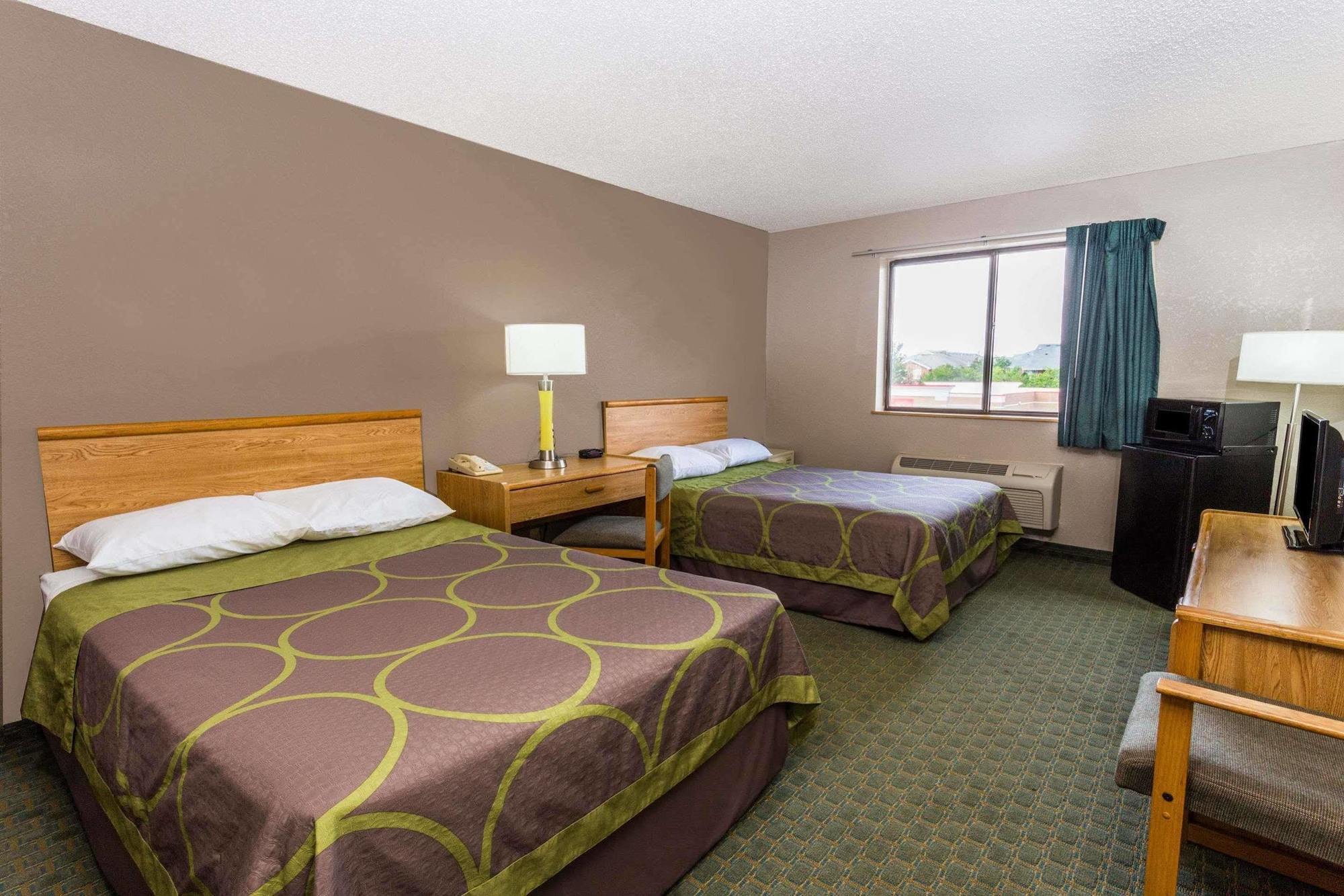 Hotel Super 8 By Wyndham St. Charles Saint Charles Esterno foto